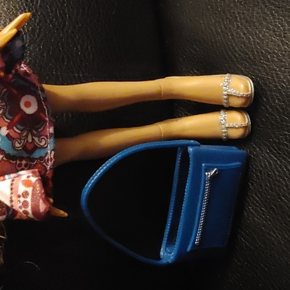 2001 MGA Yasmin Bratz doll - Picture 4 of 5